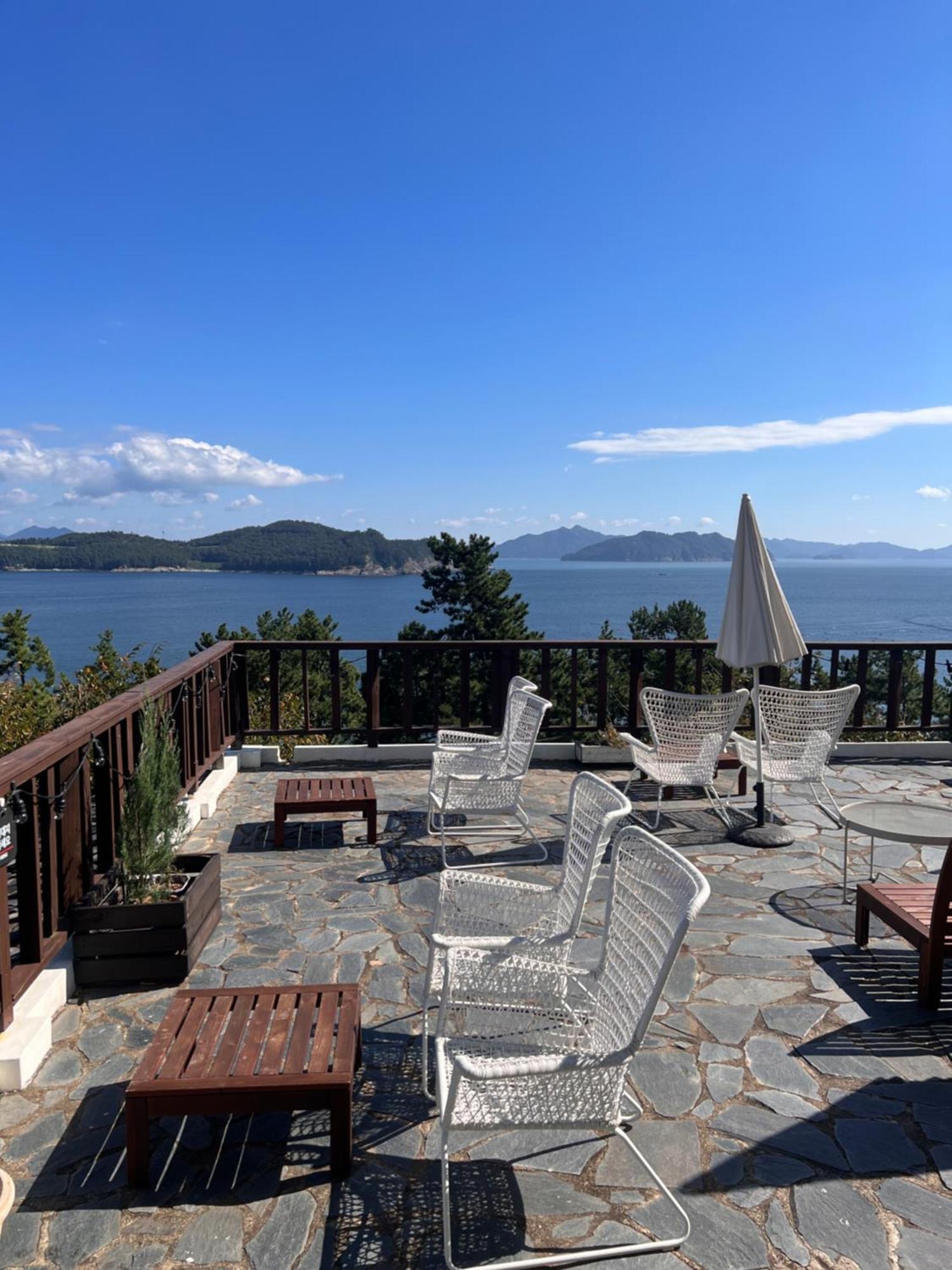 Country House Exclamation Mark & Comma Namhae Extérieur photo