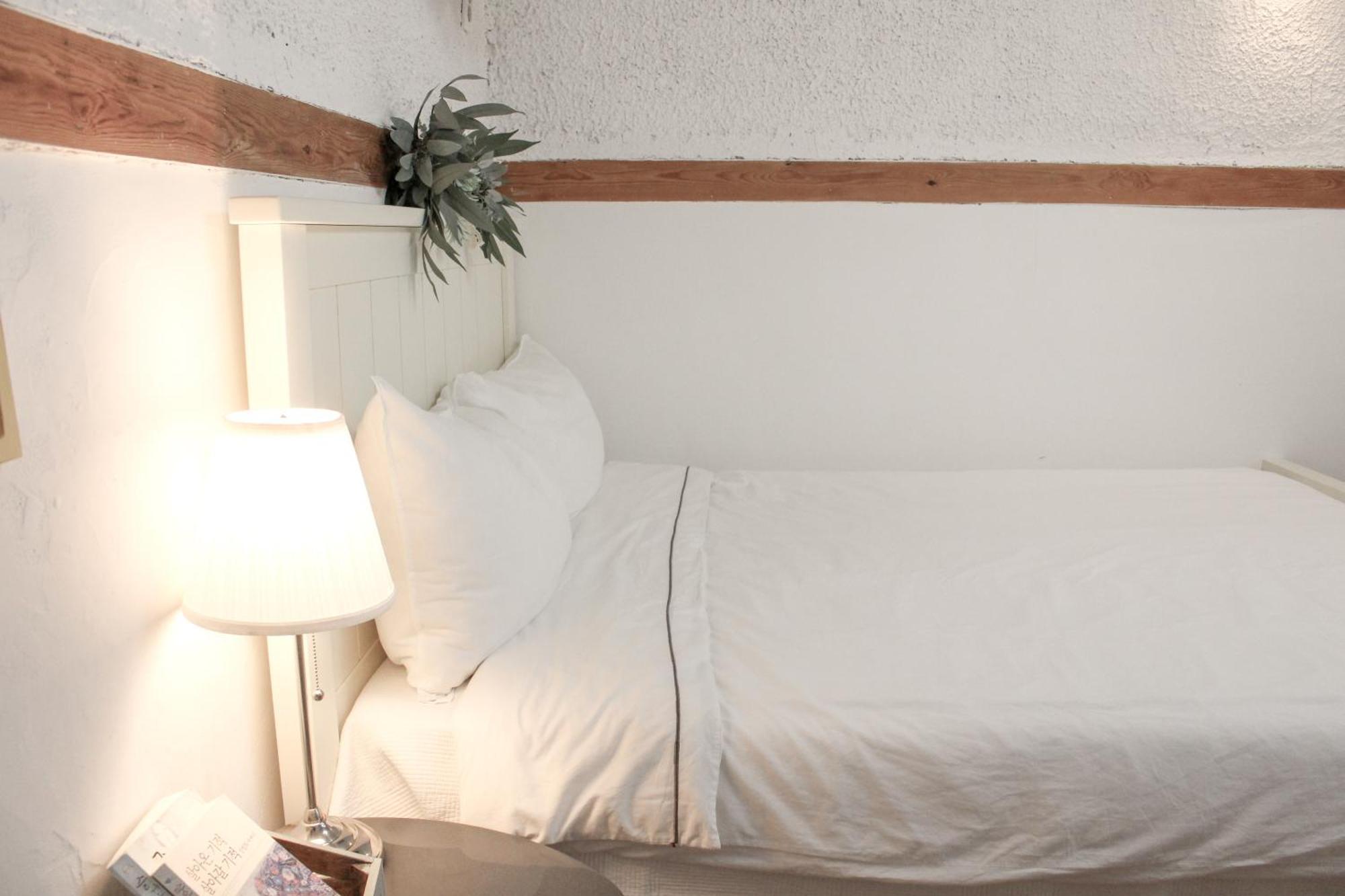 Country House Exclamation Mark & Comma Namhae Extérieur photo