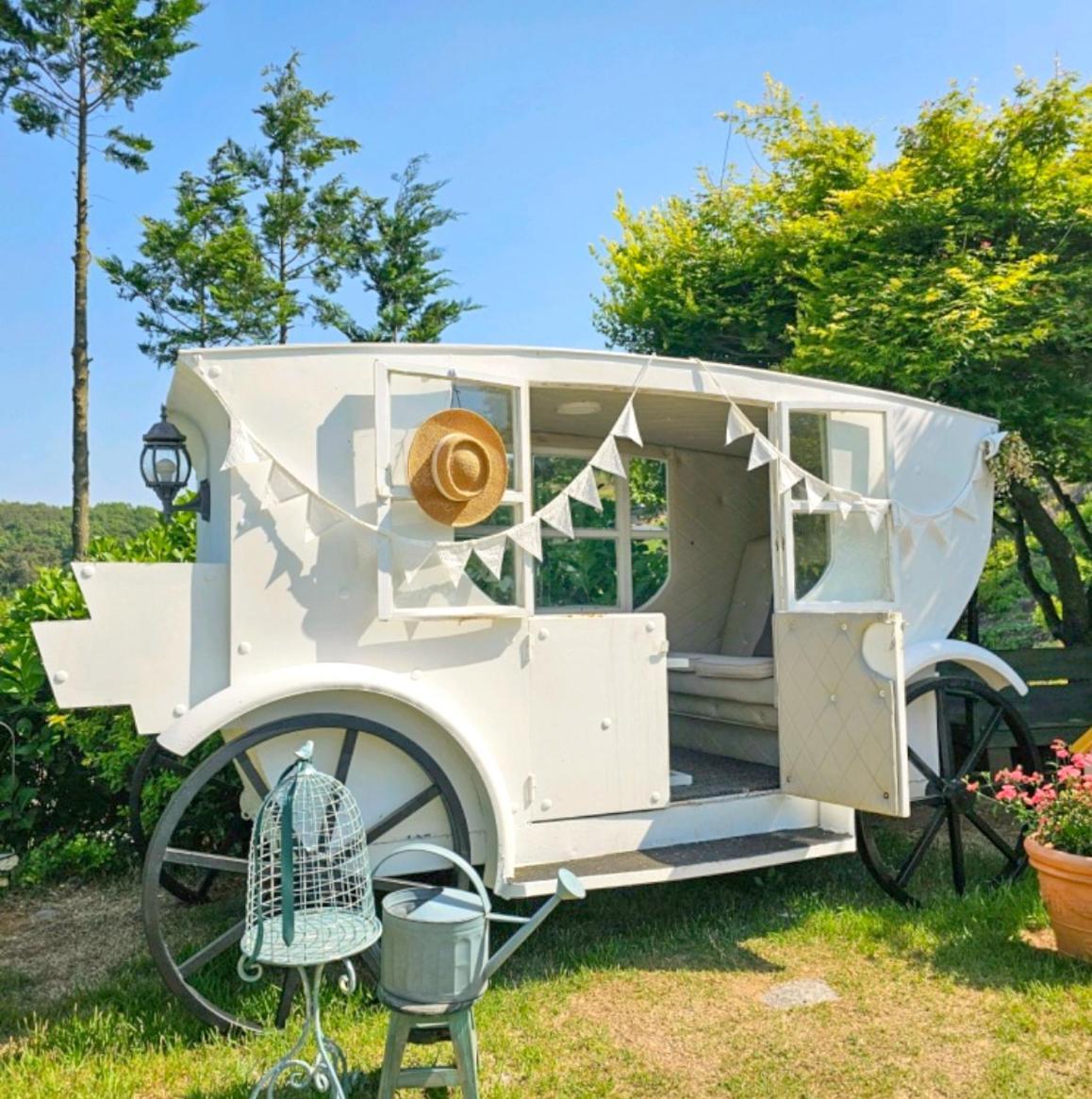 Country House Exclamation Mark & Comma Namhae Extérieur photo