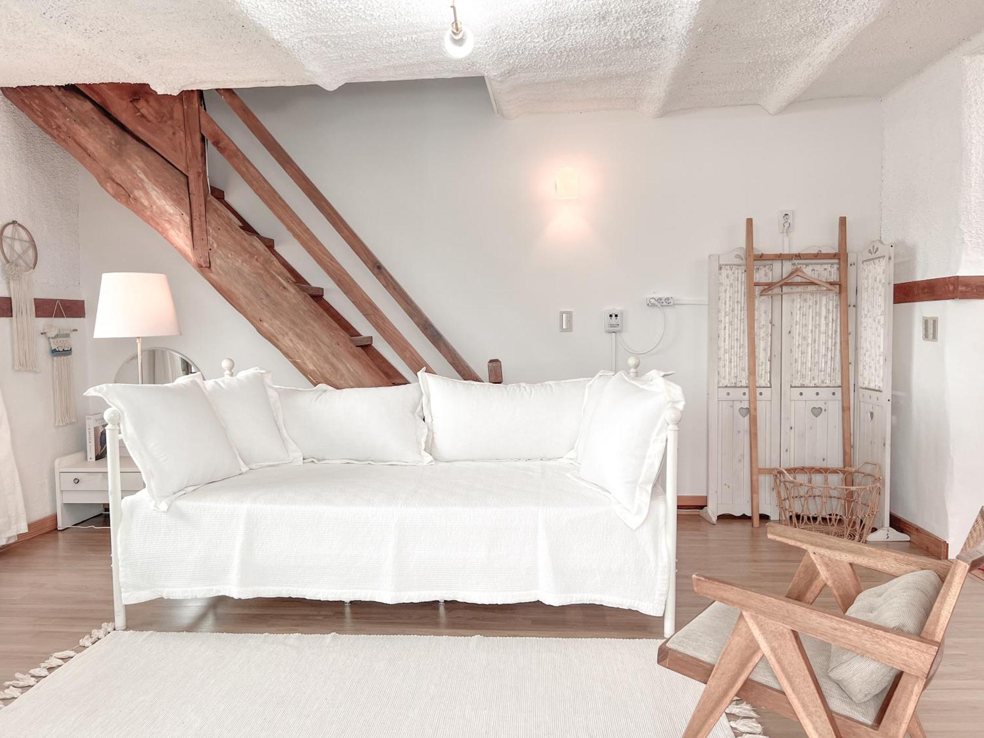 Country House Exclamation Mark & Comma Namhae Extérieur photo