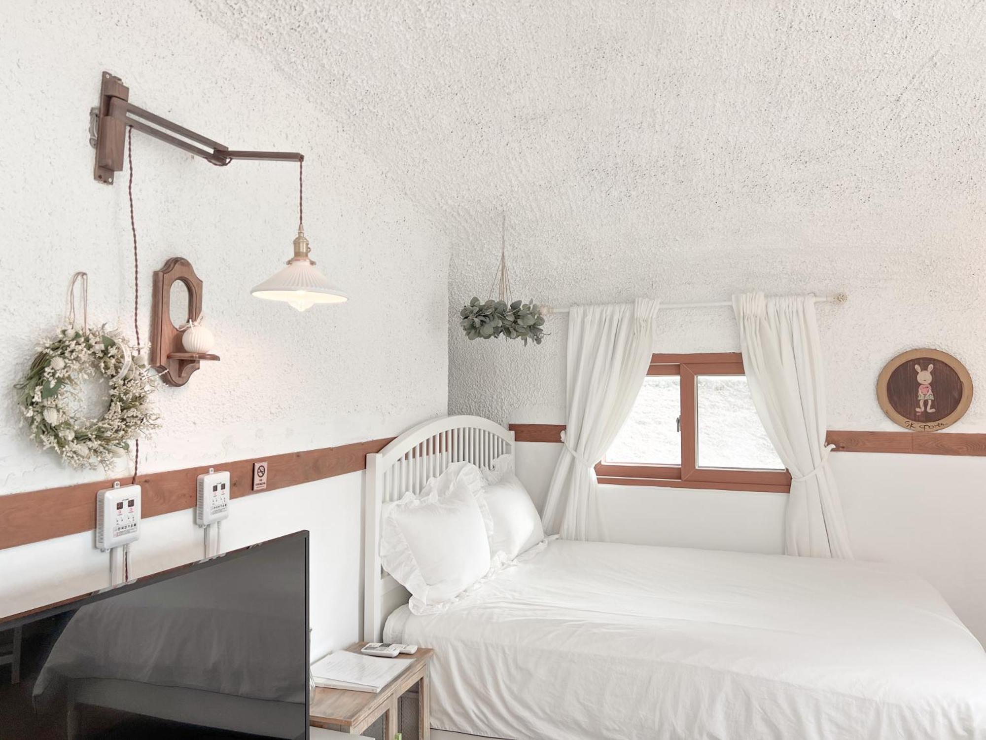Country House Exclamation Mark & Comma Namhae Extérieur photo