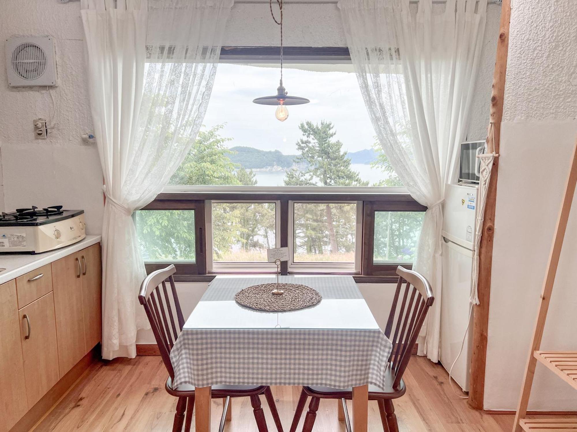 Country House Exclamation Mark & Comma Namhae Extérieur photo